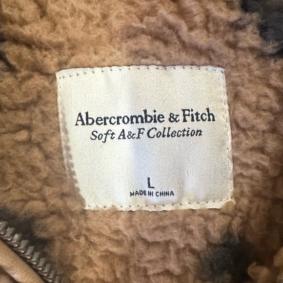 abercrombie and fitch leopard print sherpa pullover - Picture 6 of 6